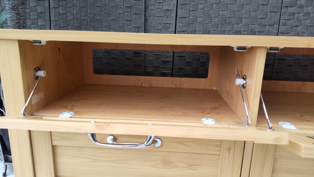 木製　テレビ台　引き出し付き　横約１１６ｃｍ×奥行約４２ｃｍ×高さ約５０ｃｍ