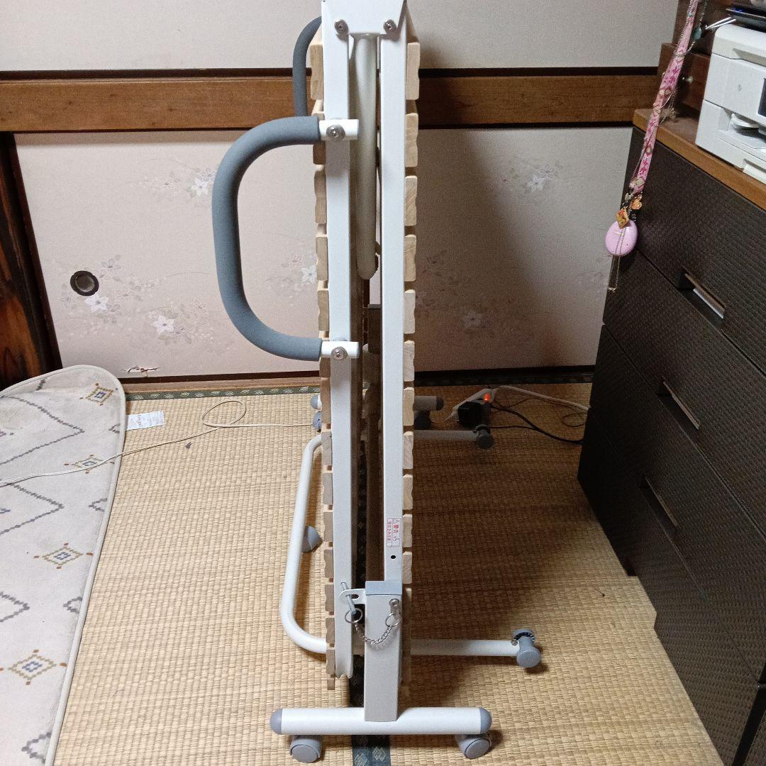 折りたたみベッド 木製スラット キャスター付き　ニトリ