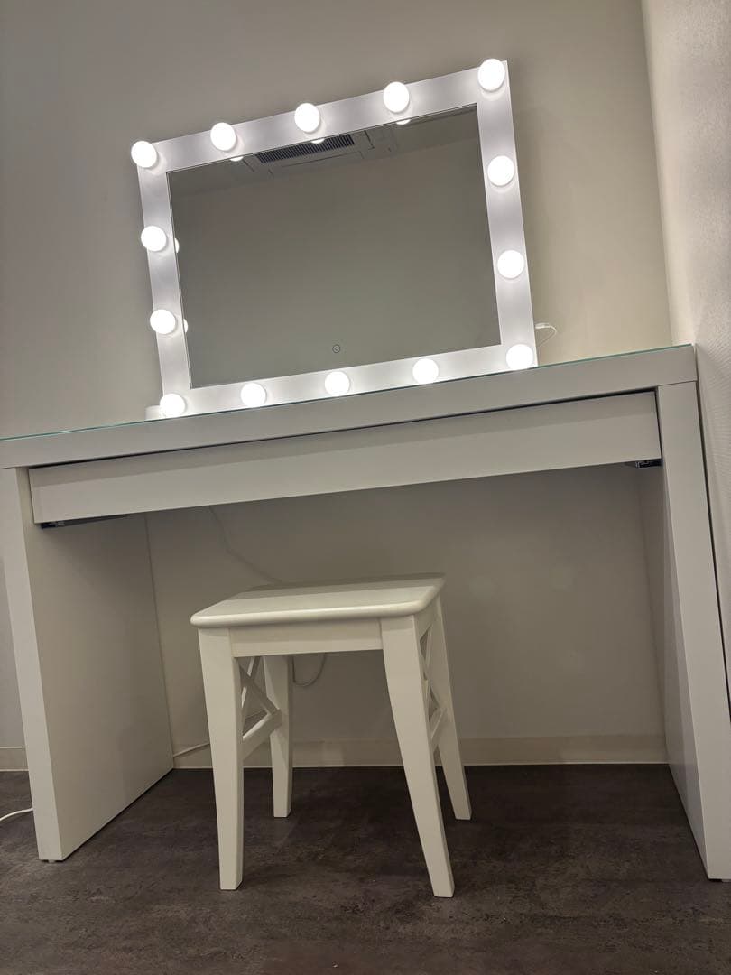 r*m様 IKEAホワイトドレッサー　LED照明付き