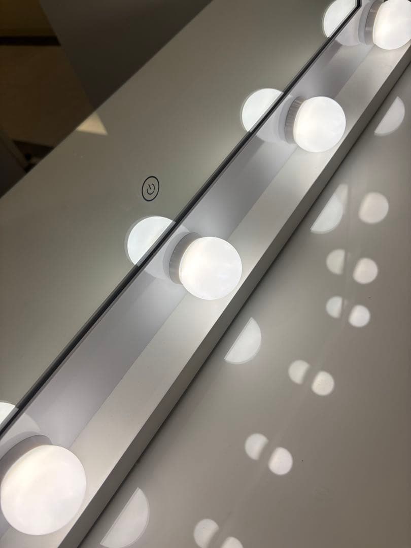 r*m様 IKEAホワイトドレッサー　LED照明付き