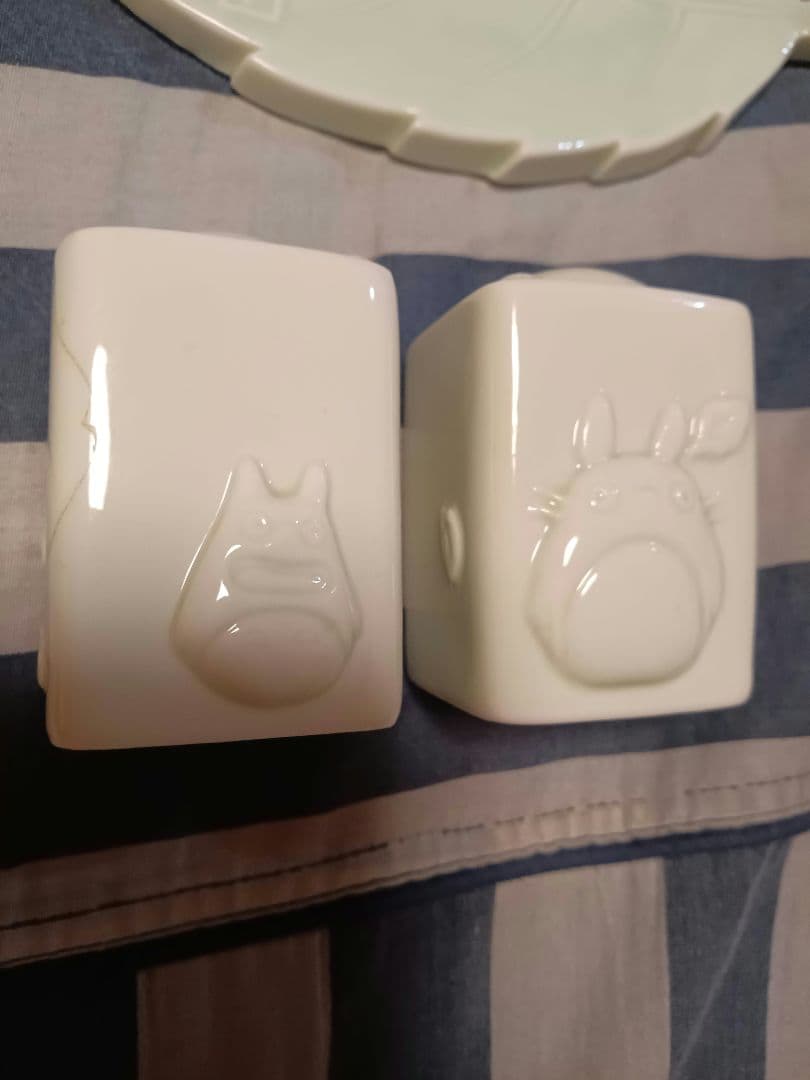 値下げ☆ジブリグッズ　廃盤品☆トトロ陶器ソルトペッパー入れ