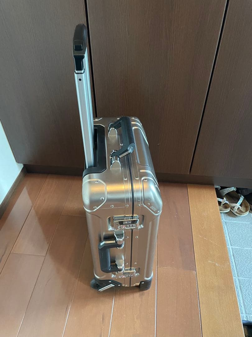 ゼロハリバートン スーツケース 2輪 GEO Aluminum ブロンズ色　美品