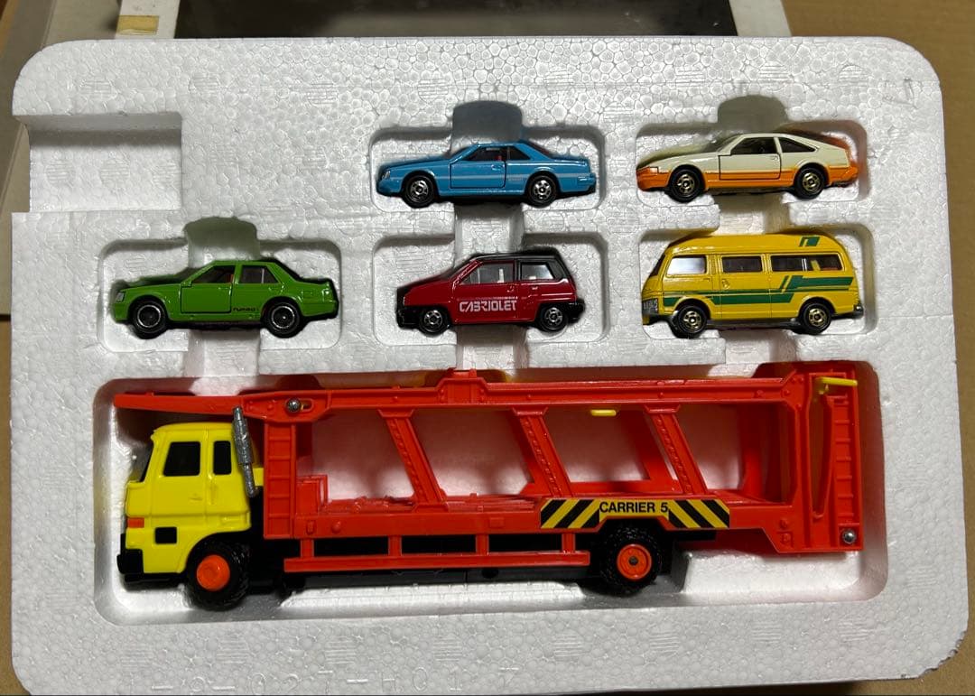 トミカ ギフトセット カーキャリアセット
