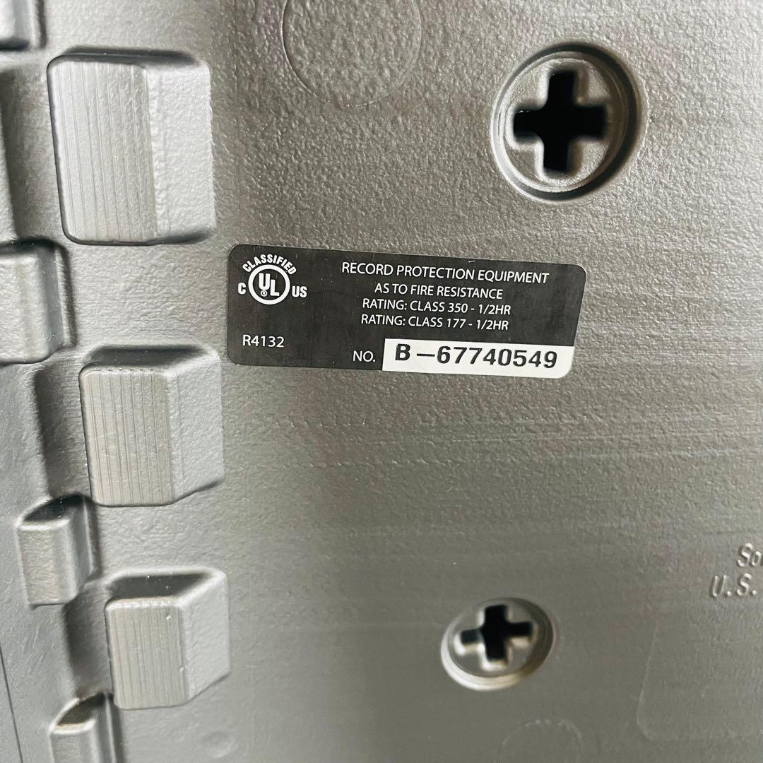 SentrySafe 耐火　防水　ポータブル金庫 フラットキー　CWシリーズ　黒