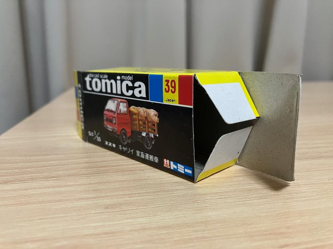 日本製トミカ　黒箱39　スズキ　キャリイ　家畜運搬車　 デットストック