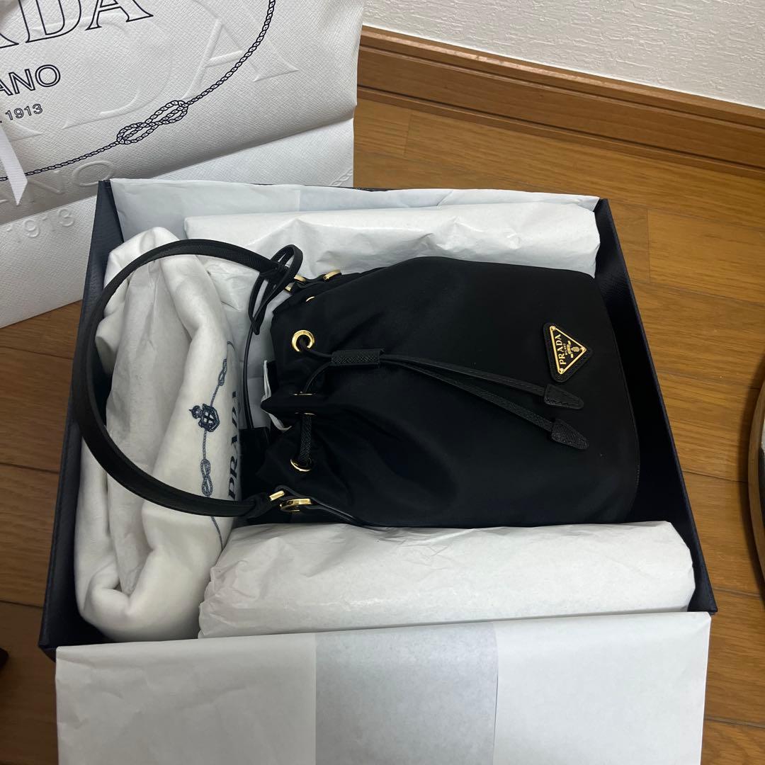 PRADA ギフトボックスと紙袋セット