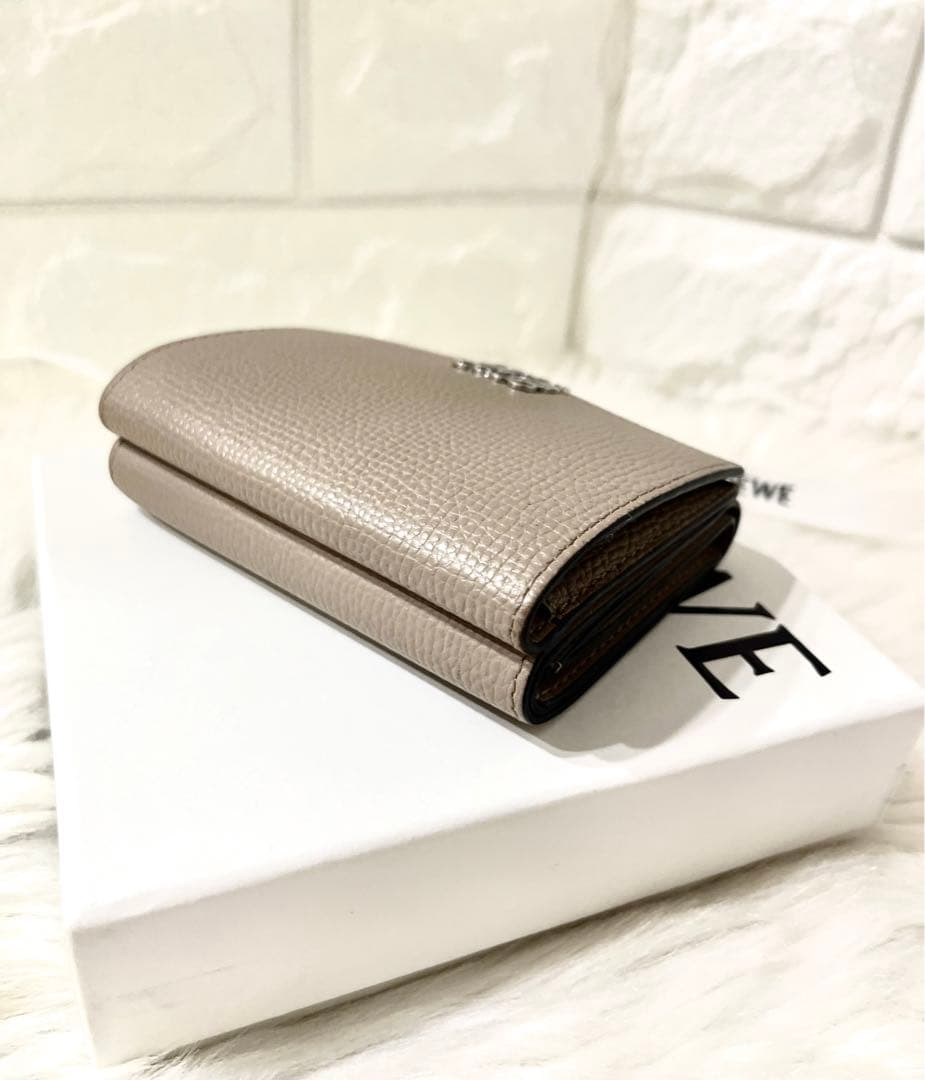 【monpi様】LOEWE トライフォールド 三つ折り財布 グレージュ 箱・巾着