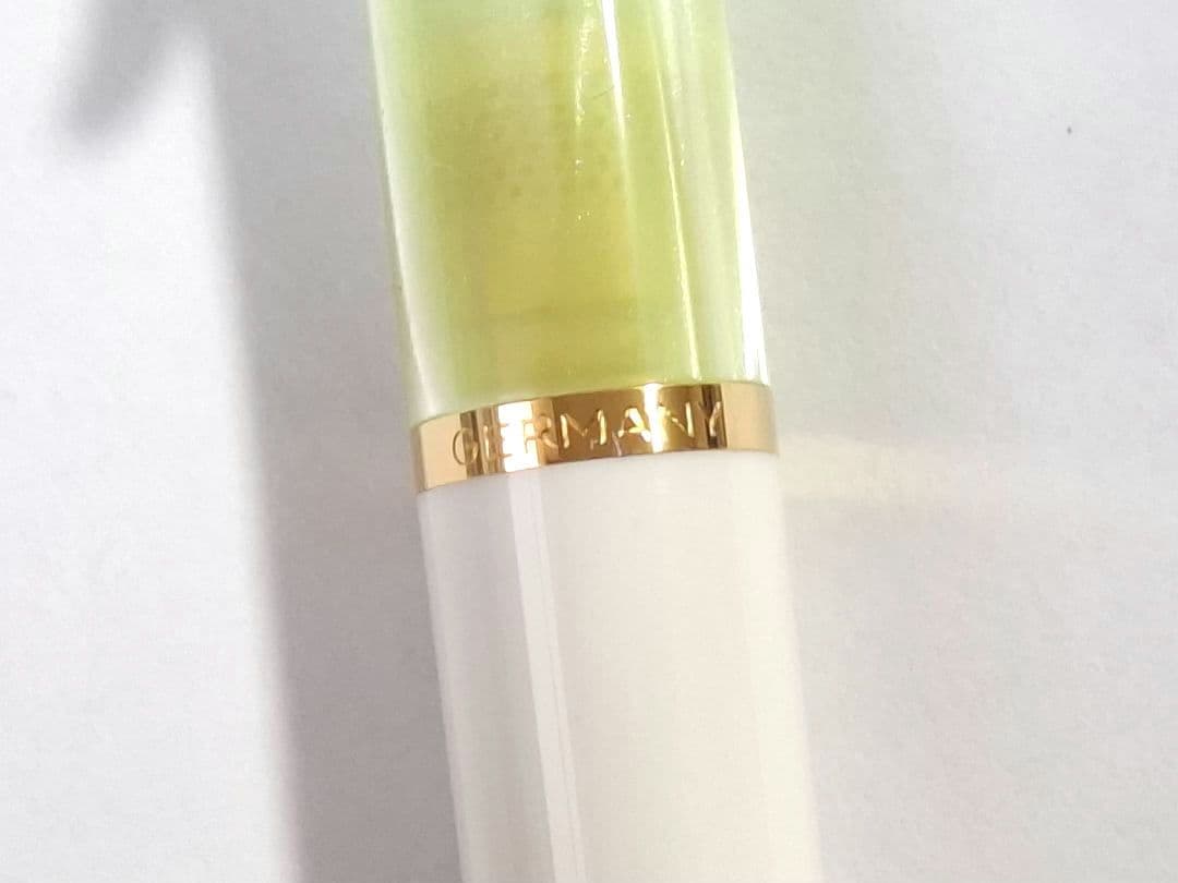 未使用　限定400本　PELICAN　ボールペン　K200　パステルグリーン