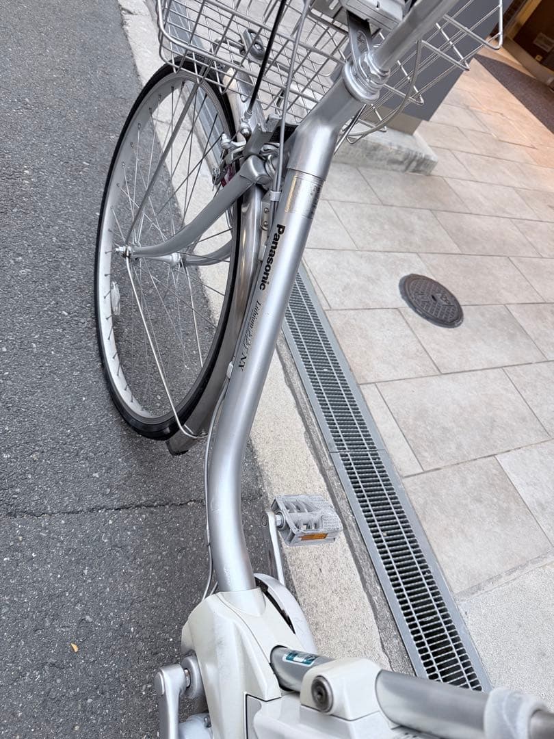 大阪府　パナソニック　 電動アシスト自転車 シルバー 26インチ