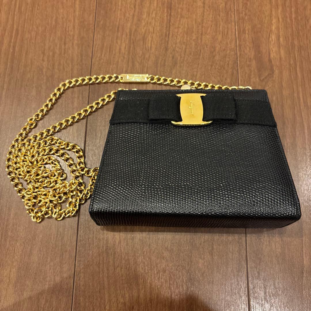 Salvatore Ferragamo フェラガモ バッグ チェーン　ショルダー