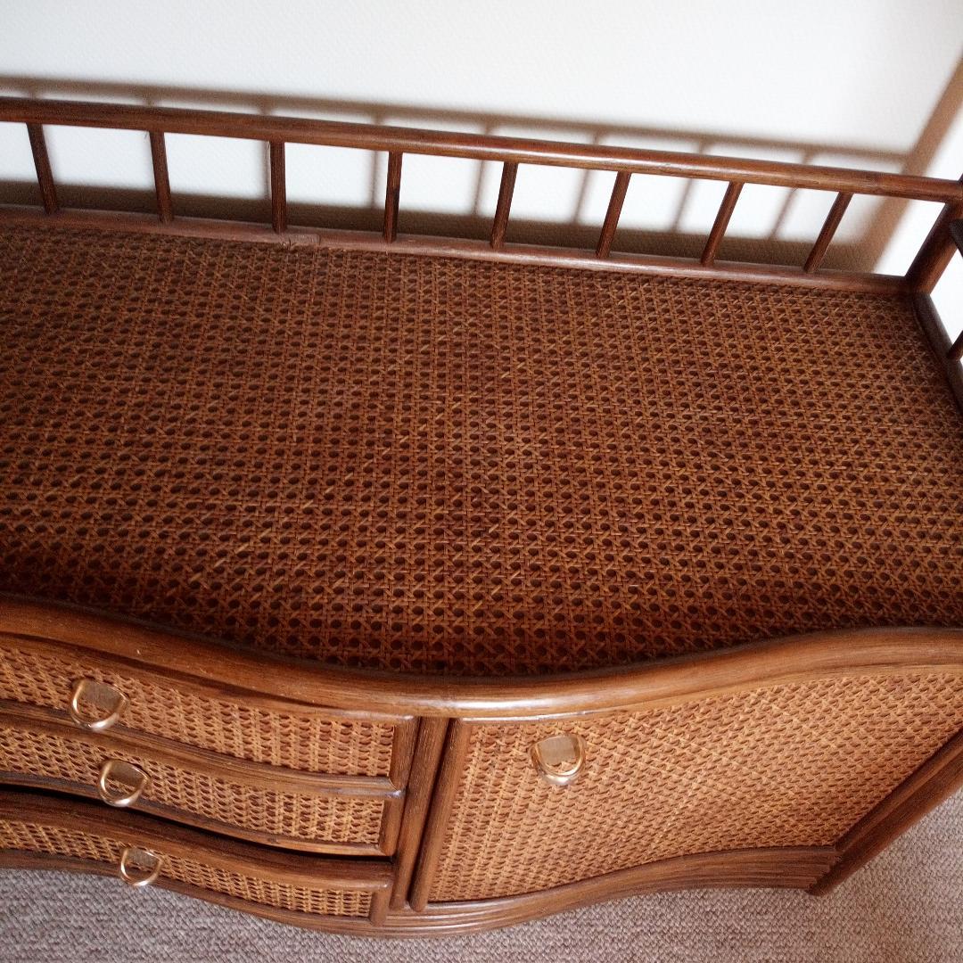 KOSUGA　コスガ　ラタンキャビネット