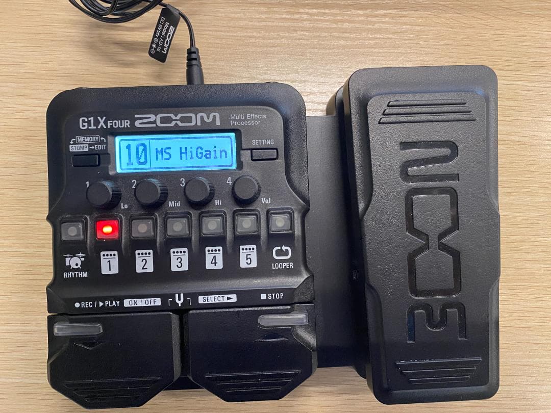 ZOOM マルチエフェクター G1X FOUR + ACアダプタ AD-16