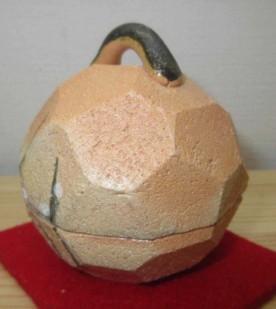 送料込【逢絢亭・新品】茶道具 香合 赤楽 乾山 槍梅の図 佐々木昭楽 共箱入り