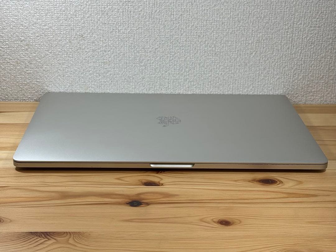 MacBook本体 MacBook Pro 15 2016 Touch Bar i7/16/500