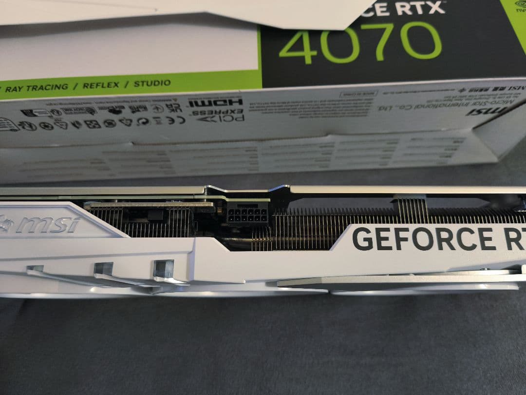 MSI GeForce RTX 4070 Gaming Slim ホワイト