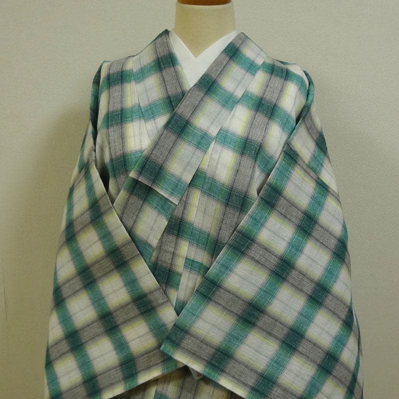 夏着物　白地に黒と緑の格子柄　シボ加工の洗える着物