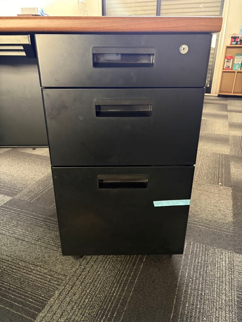 o*o様 木製天板のオフィスデスク 引き出し付き