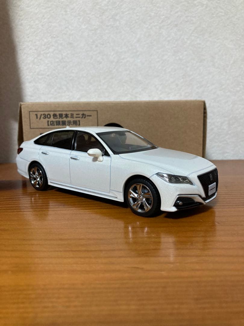 1/30 トヨタ カラーサンプル クラウン RS 220系 ホワイトパール