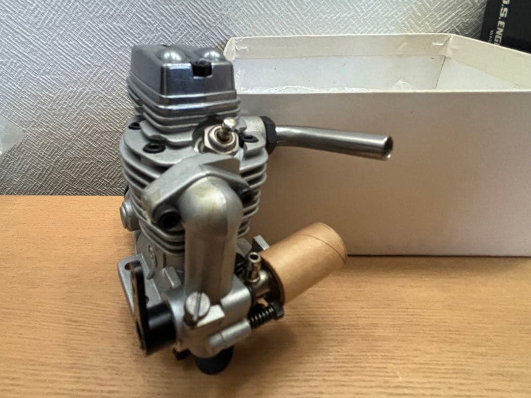 O.S 飛行機用4ストロークエンジン　FS-20 【未使用】希少品