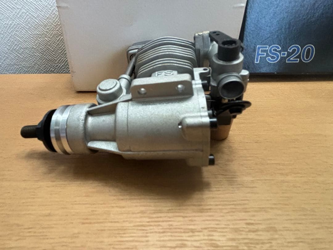 O.S 飛行機用4ストロークエンジン　FS-20 【未使用】希少品