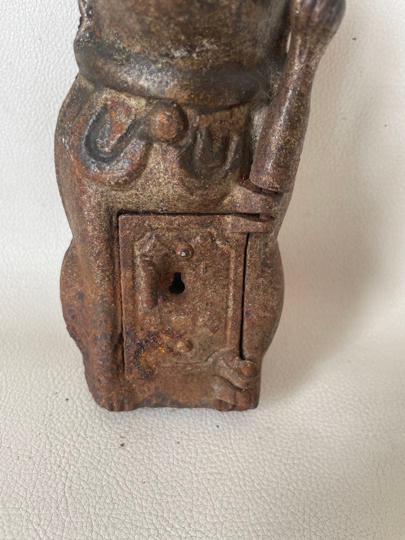 鉄製 招き猫 金庫 明治期 まねきねこ 金庫型 まねき猫 時代物 鍵無し サビ有