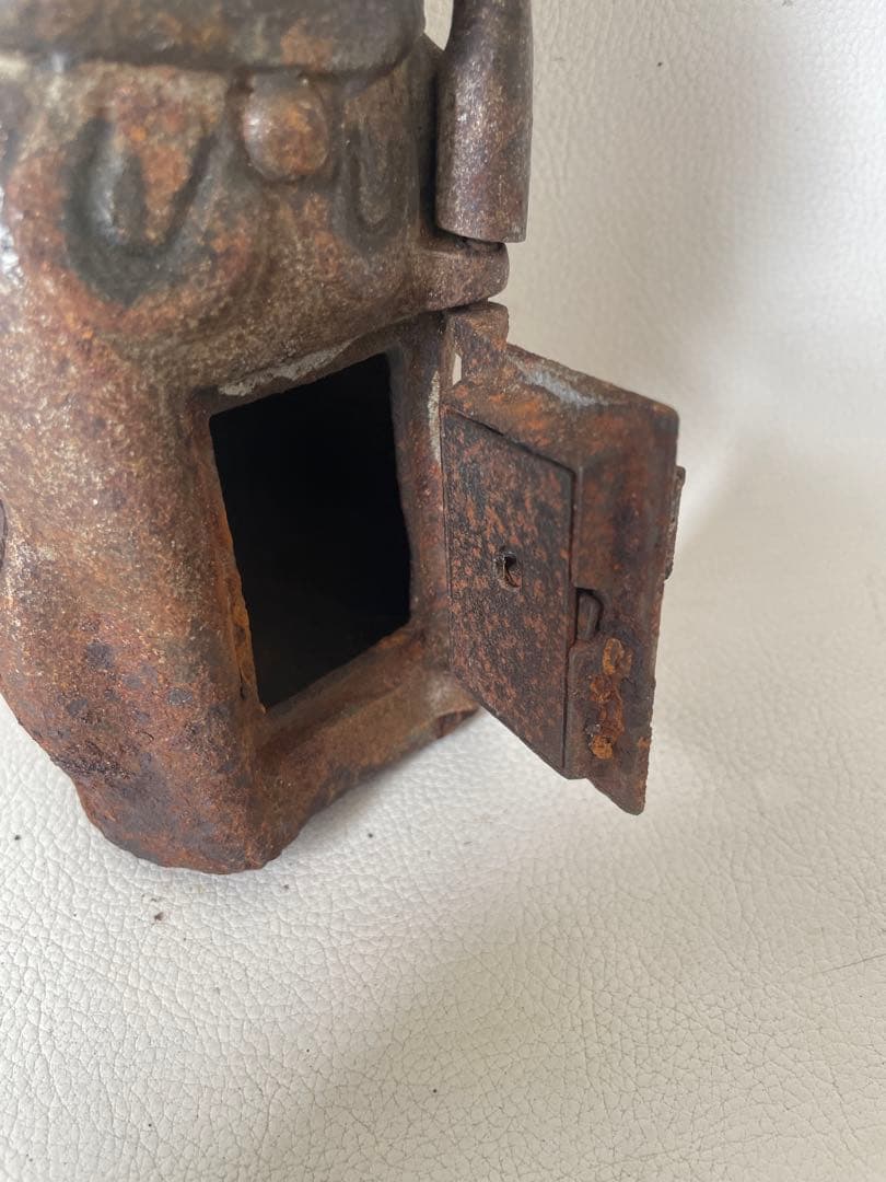 鉄製 招き猫 金庫 明治期 まねきねこ 金庫型 まねき猫 時代物 鍵無し サビ有