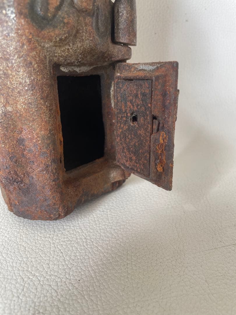 鉄製 招き猫 金庫 明治期 まねきねこ 金庫型 まねき猫 時代物 鍵無し サビ有