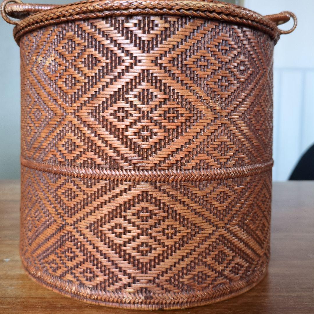 ヴィンテージ籠　民藝　東北　山葡萄　籐籠　昭和レトロ　あけび　手仕事　アタ