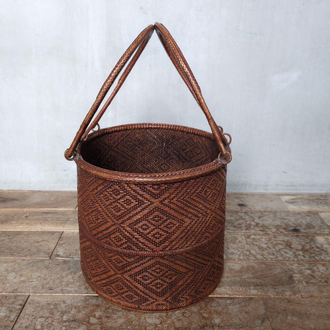 ヴィンテージ籠　民藝　東北　山葡萄　籐籠　昭和レトロ　あけび　手仕事　アタ