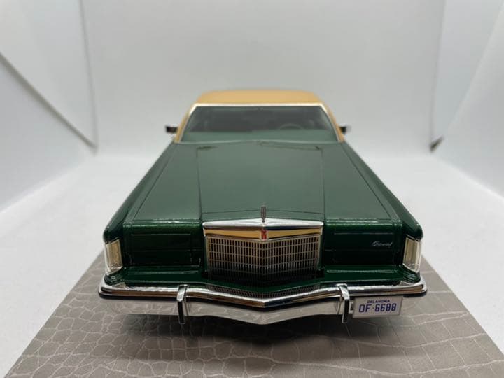 AMC1/18 リンカーン Continental Mark V Cartier