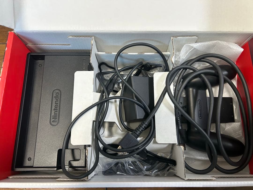 Nintendo Switch 本体　SDカードおまけ