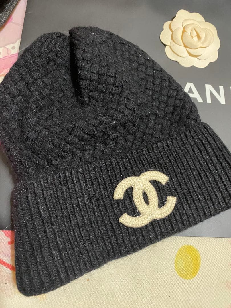 本日お値下げCHANEL ❤️美品黒 ニット帽 編み込みデザイン