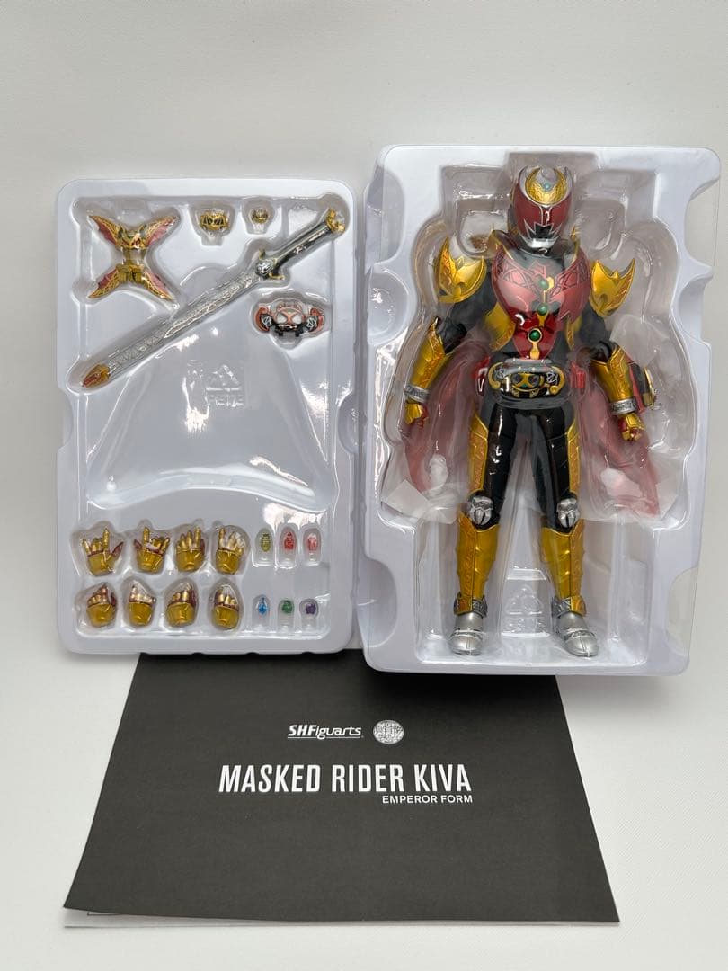 S.H.Figuarts （真骨彫製法） 仮面ライダーキバ エンペラーフォーム