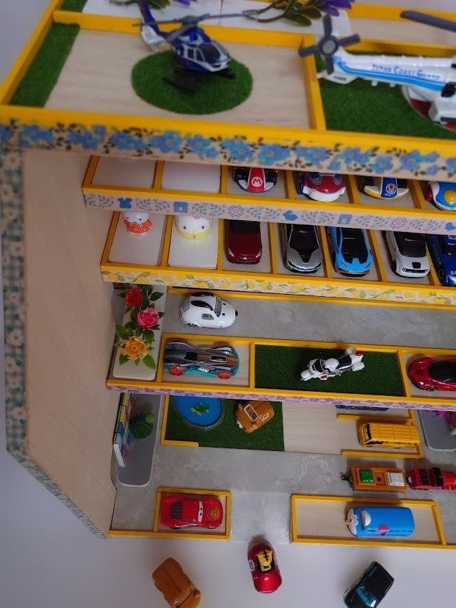 トミカ木製手作り駐車場（スモ－ルイエロ－）SY02