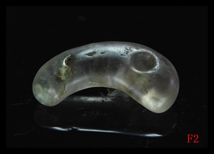 古墳期★表面風化★特有な結晶が見られ★古色上質薄紫色水晶製★特大コ字形勾玉