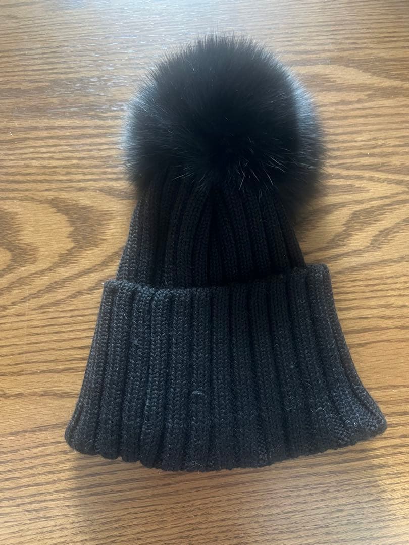 MONCLER ポンポン付き ブラックニット帽