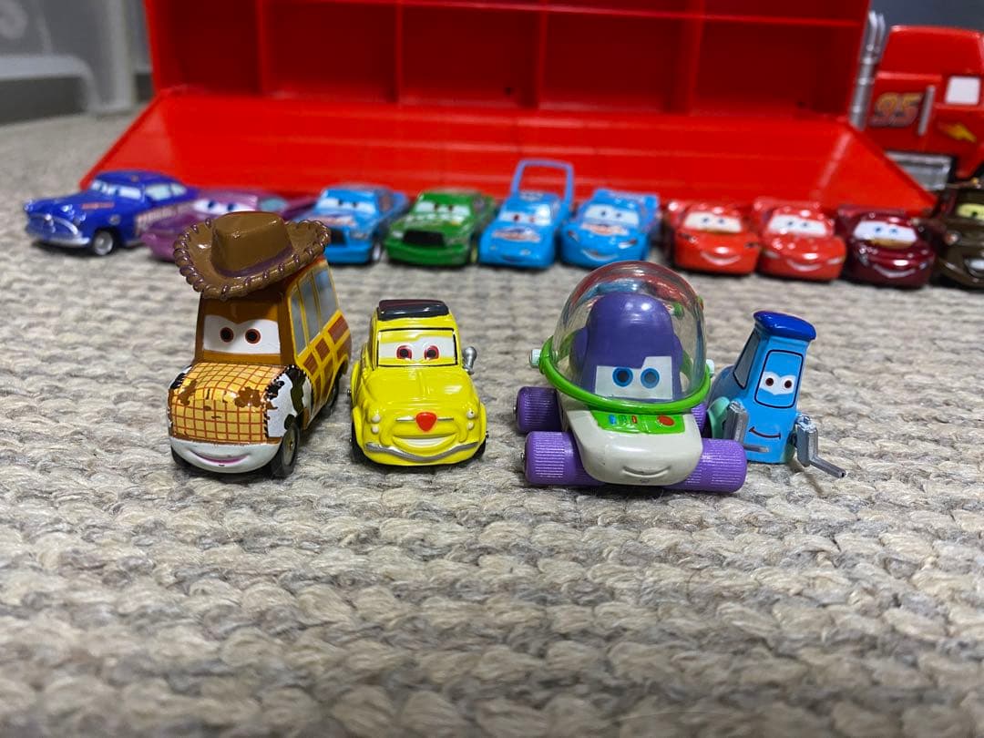 Disney カーズ　マックイーンのトレーラーセット