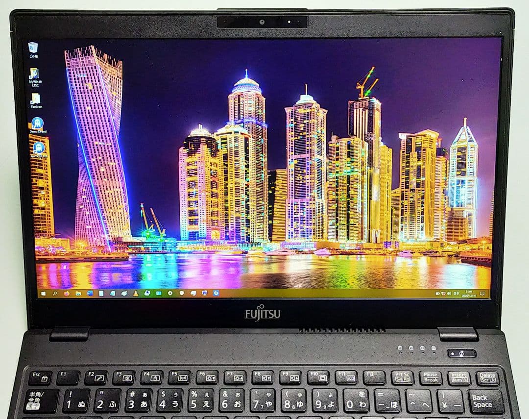 ②超美品中古、超軽量777gのブラック色の富士通LIFEBOOK U939/B