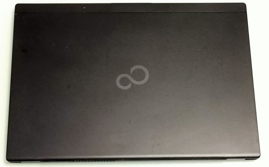 ②超美品中古、超軽量777gのブラック色の富士通LIFEBOOK U939/B