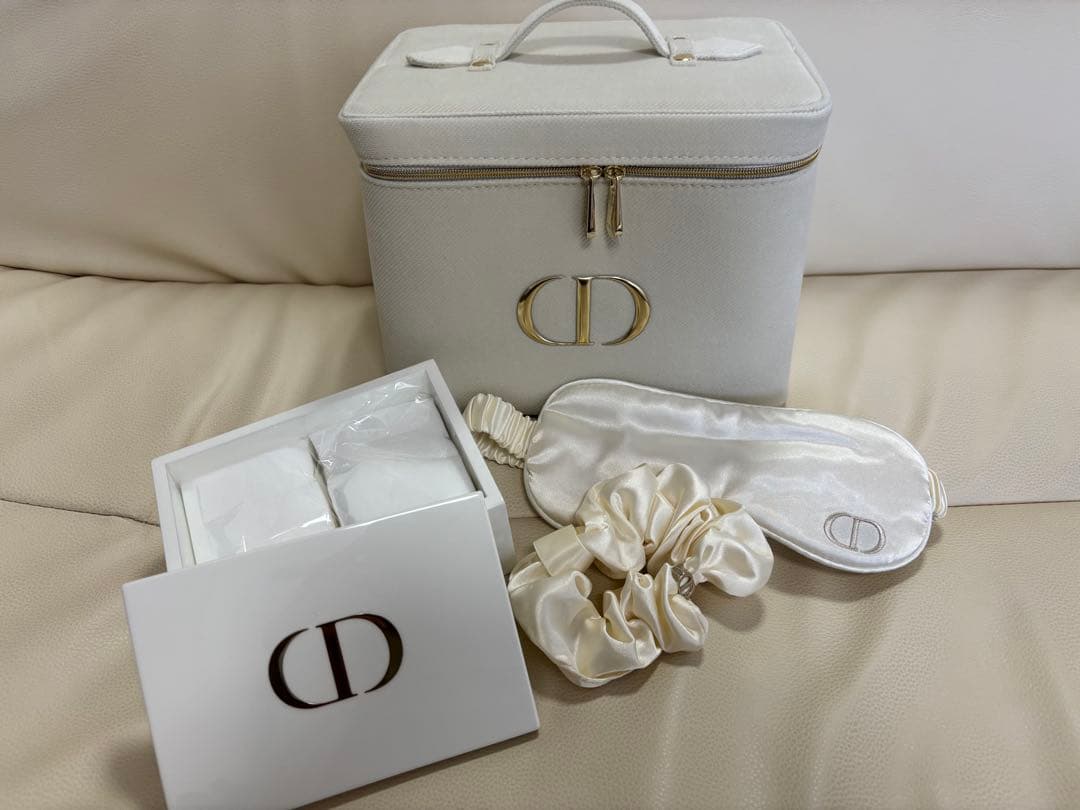 最終価格4/13(日)20:00までdior ノベルティ 纏めて出品　57品✨