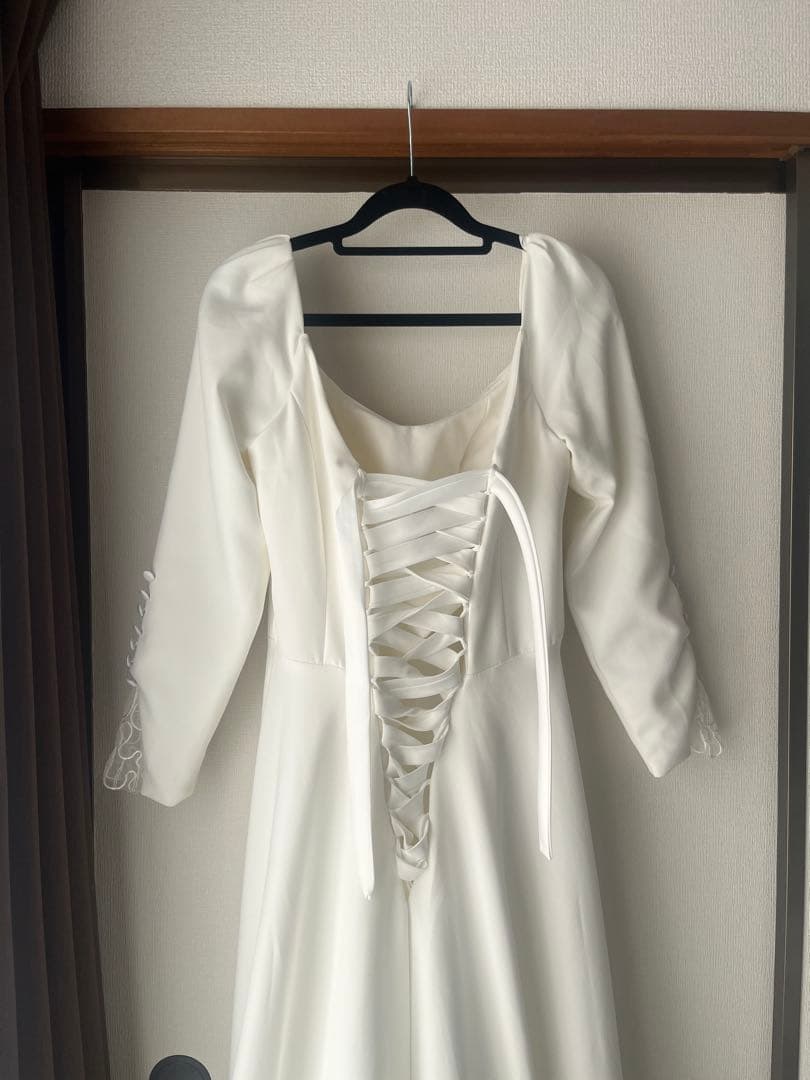 ホワイトウェディングドレス Aライン　長袖