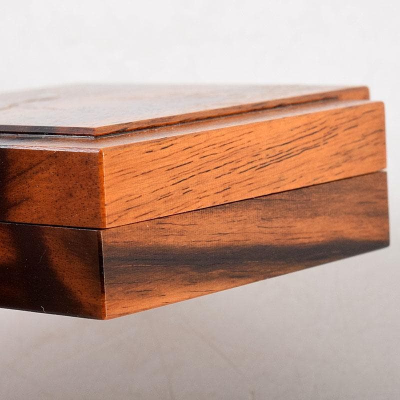 茶道具　荒井喜峰作　黒柿　楓に鳥蒔絵　色紙香合　共箱　V　8366