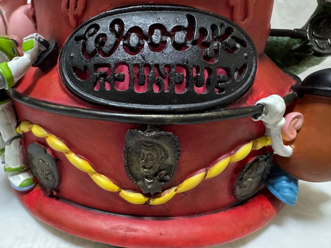 トイストーリー2 赤ランタン ライトアップ オルゴール付き スノーグローブ