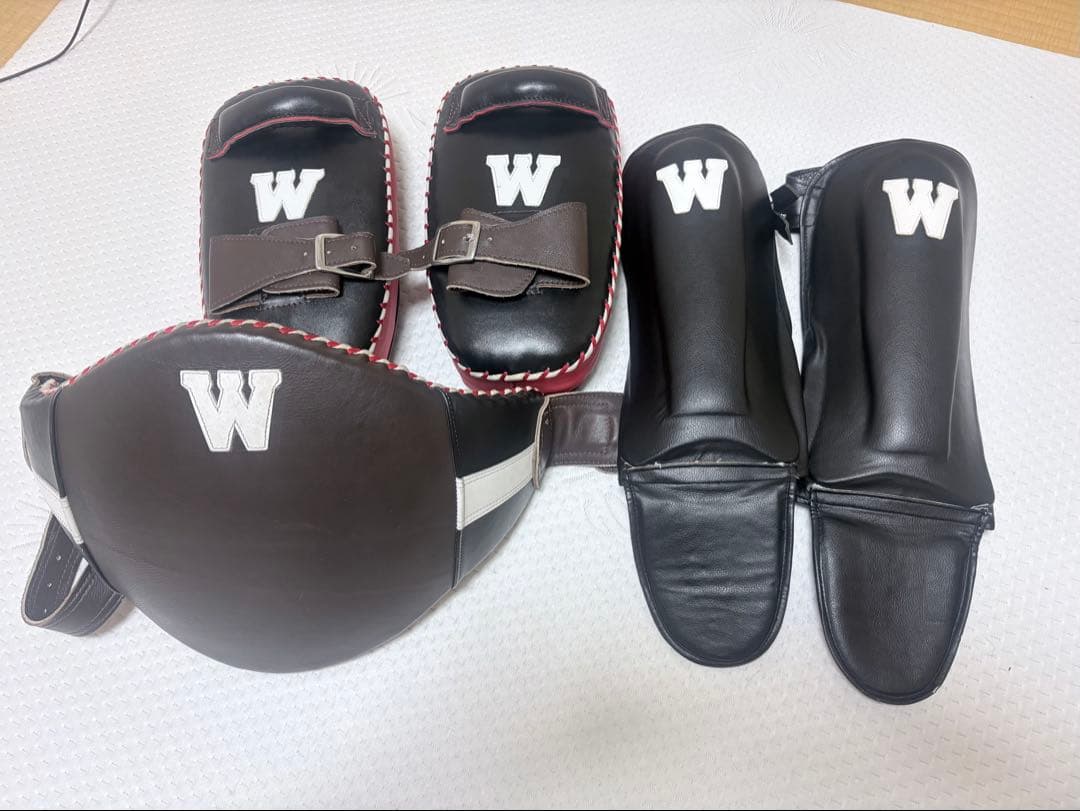 クリスマスセール！ムエタイ　スーパーウィンWキックミット、ベリーガード、レガース