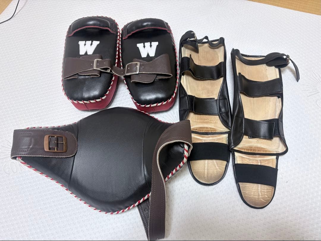 クリスマスセール！ムエタイ　スーパーウィンWキックミット、ベリーガード、レガース