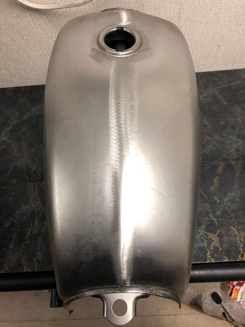 ☆新品汎用タンク　大容量8Ｌ　ビッグタンク　未塗装　エイプ　CD50　FTR