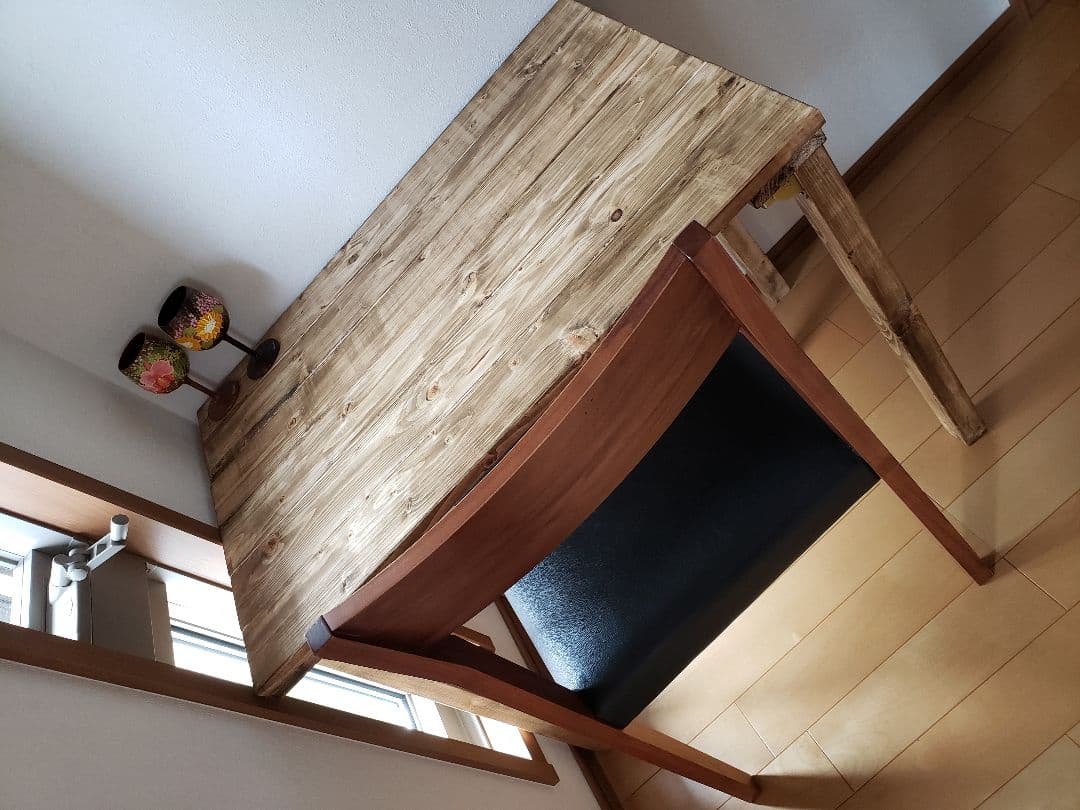 みーこさん　固定足アンティークテーブル　ウォールナット