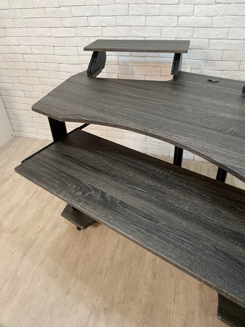 【東京都内23区配送無料】定価12万　ゲーミングデスク　PC パソコン　机