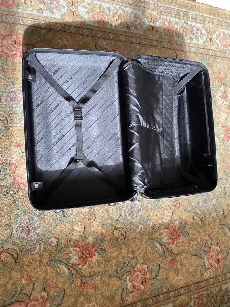 ZERO HALLIBURTON ゼロハリバートンスーツケース　ブラック　2輪