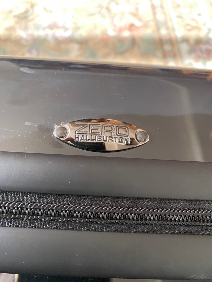 ZERO HALLIBURTON ゼロハリバートンスーツケース　ブラック　2輪